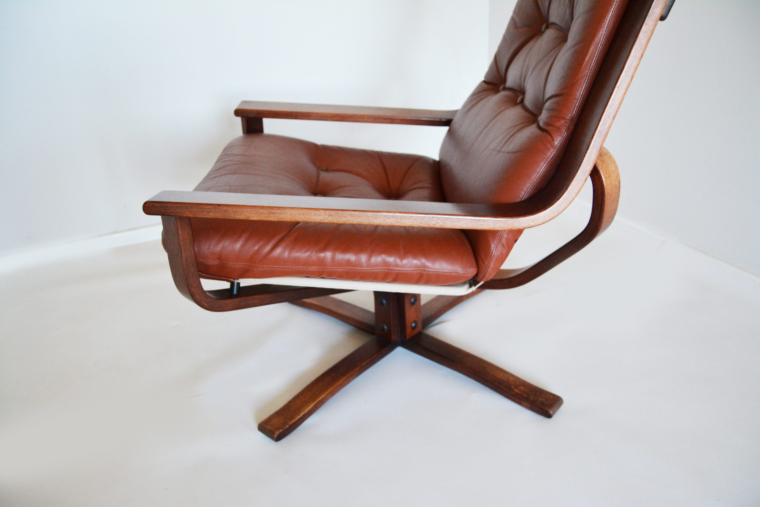 joe-rufenacht-lounge-suite-swivel-chairs-sofa-couch-howe-leather-vintage-australian-furniture-retro (5)