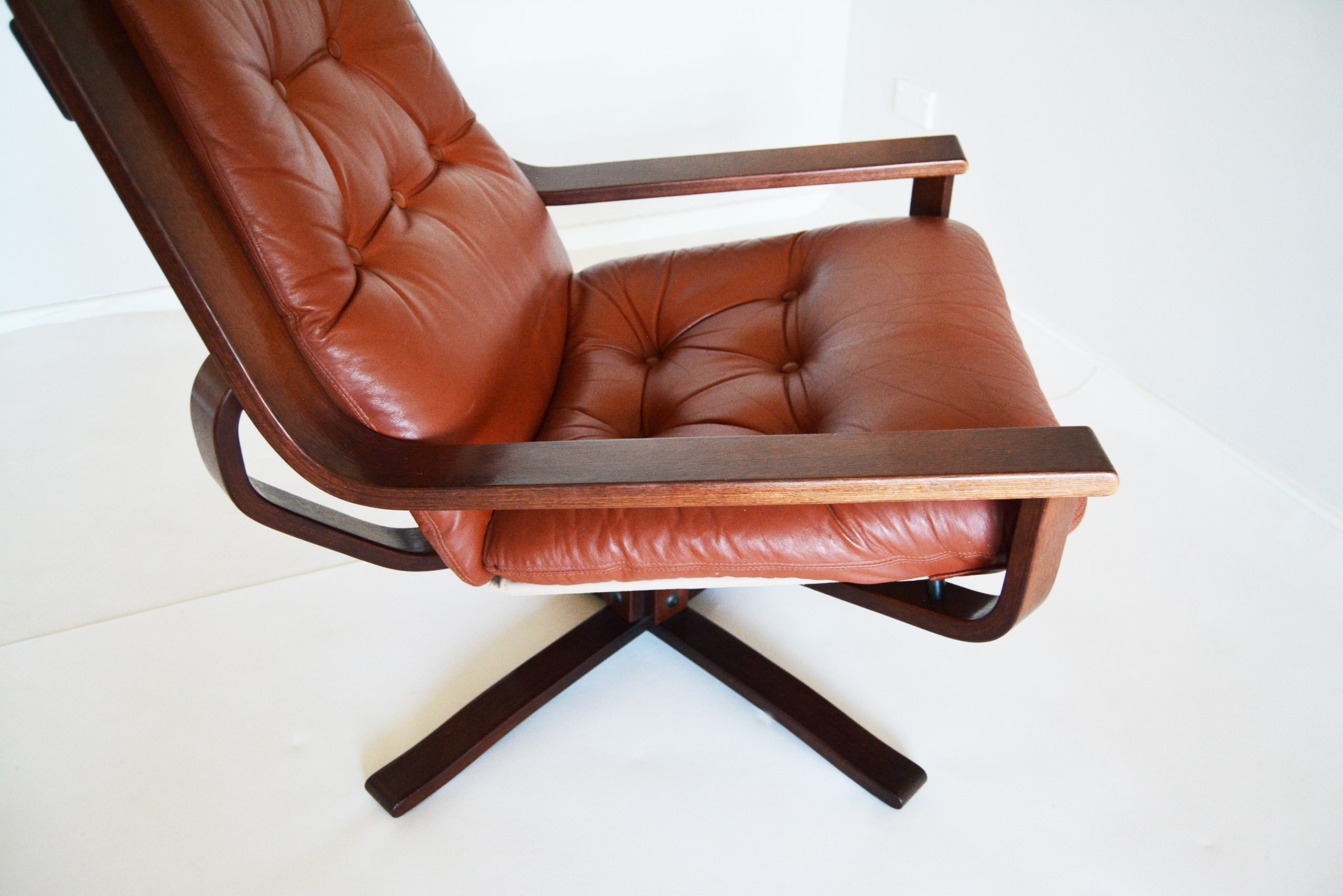 joe-rufenacht-lounge-suite-swivel-chairs-sofa-couch-howe-leather-vintage-australian-furniture-retro (7)