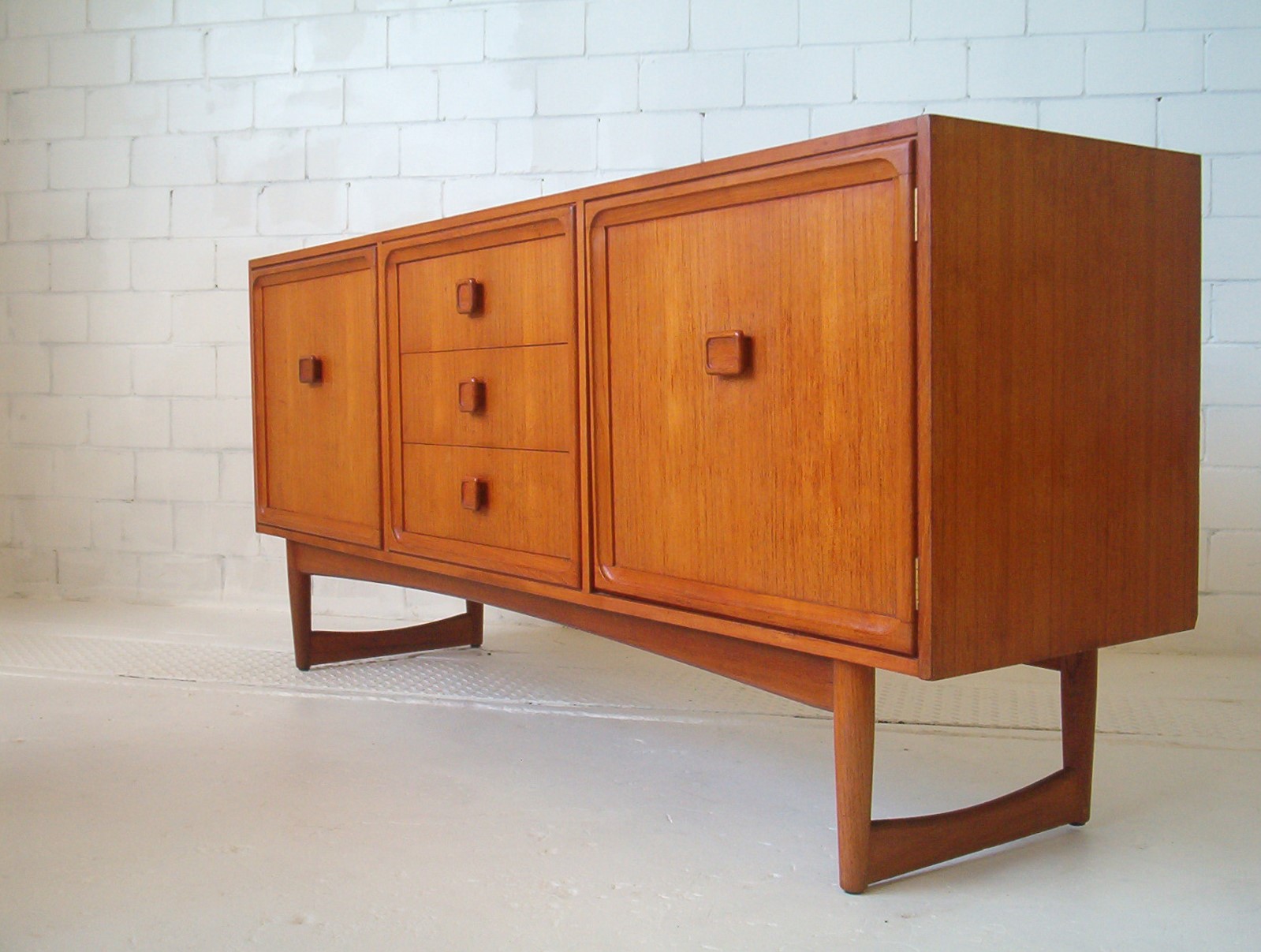vintage-parker-sideboard-1970's-vintage-buffet-cabinet-australian-furniture-sydney-retro-danish-era (3)