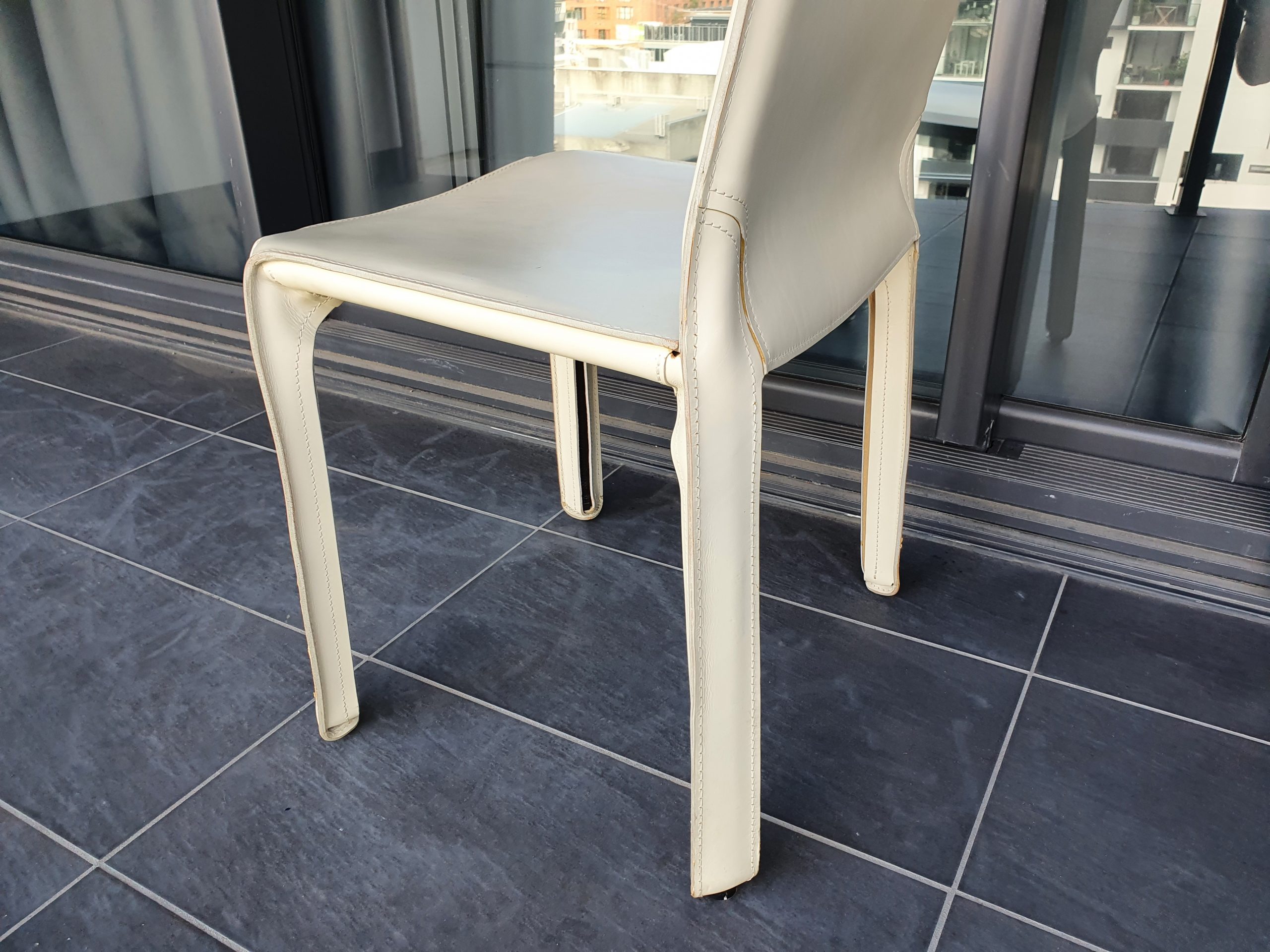 cassina-cab-chairs-vintage-leather-italian-designer-dining-chairs-italy-b-b-italia-era (27)