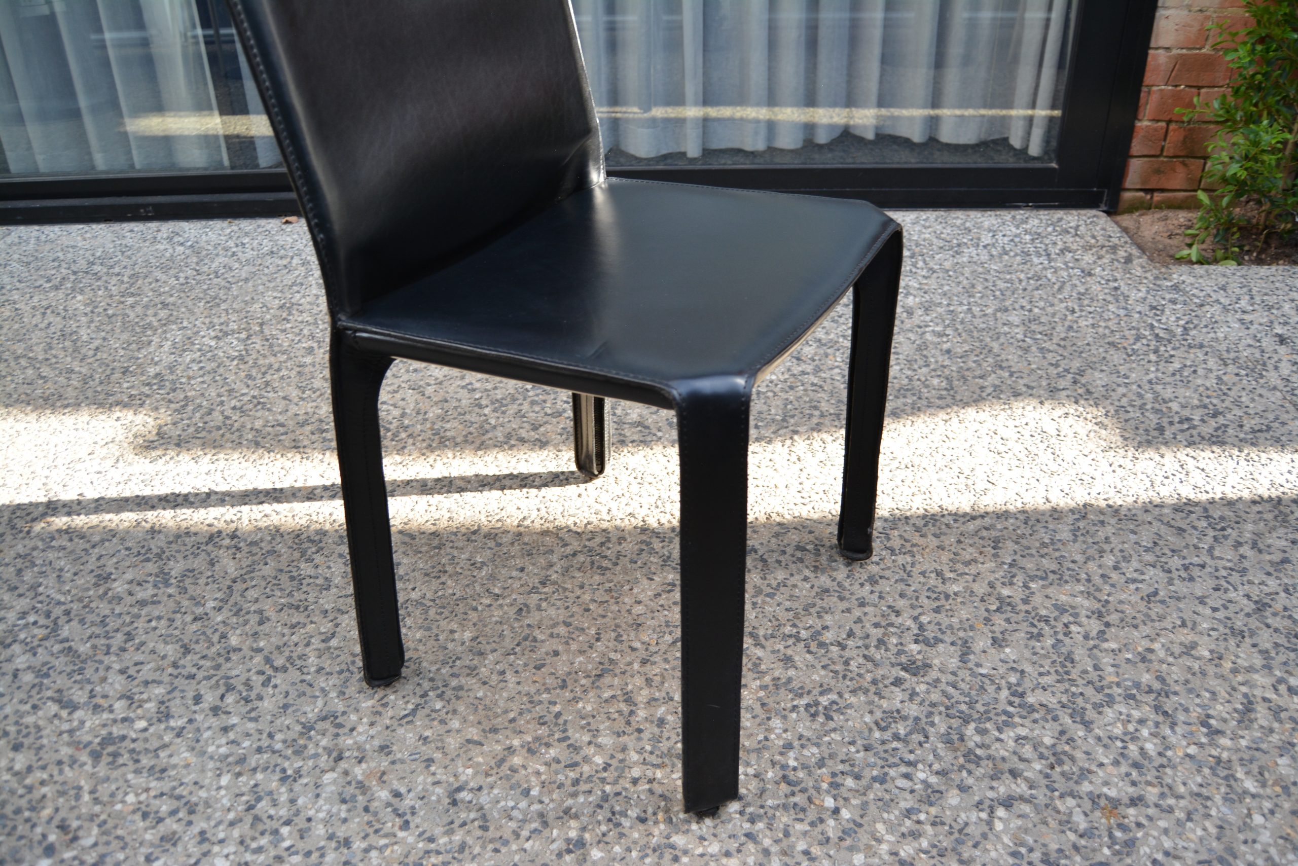 black-cassina-cab-chairs-leather-412-vintage-used-designer-dining-chairs-authentic-in-australia (39)