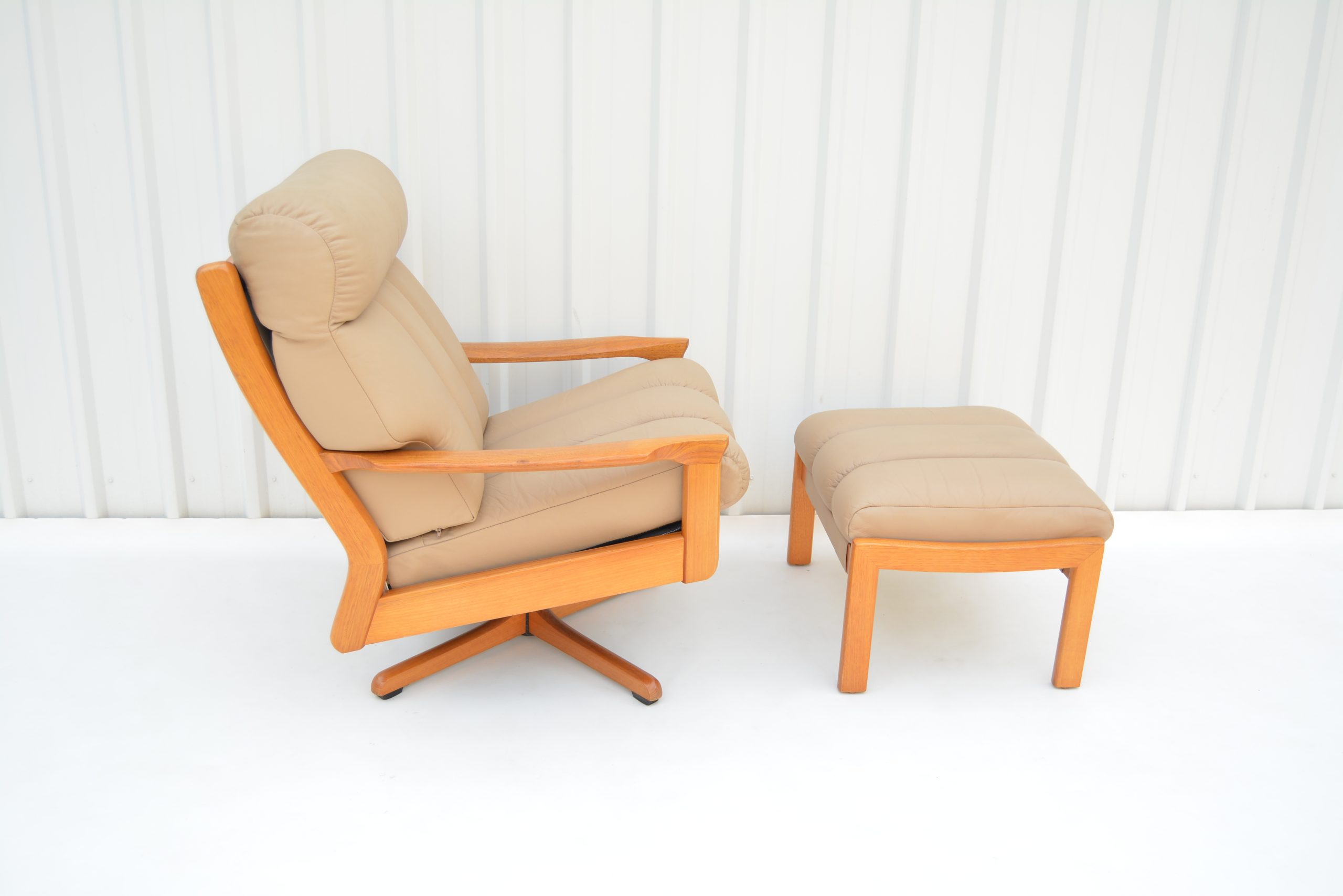 tessa-t21-style-lounge-suite-swivel-chair-sofa-designer-furniture-tessa-labels-aspen-leather-australian-design (16.1)