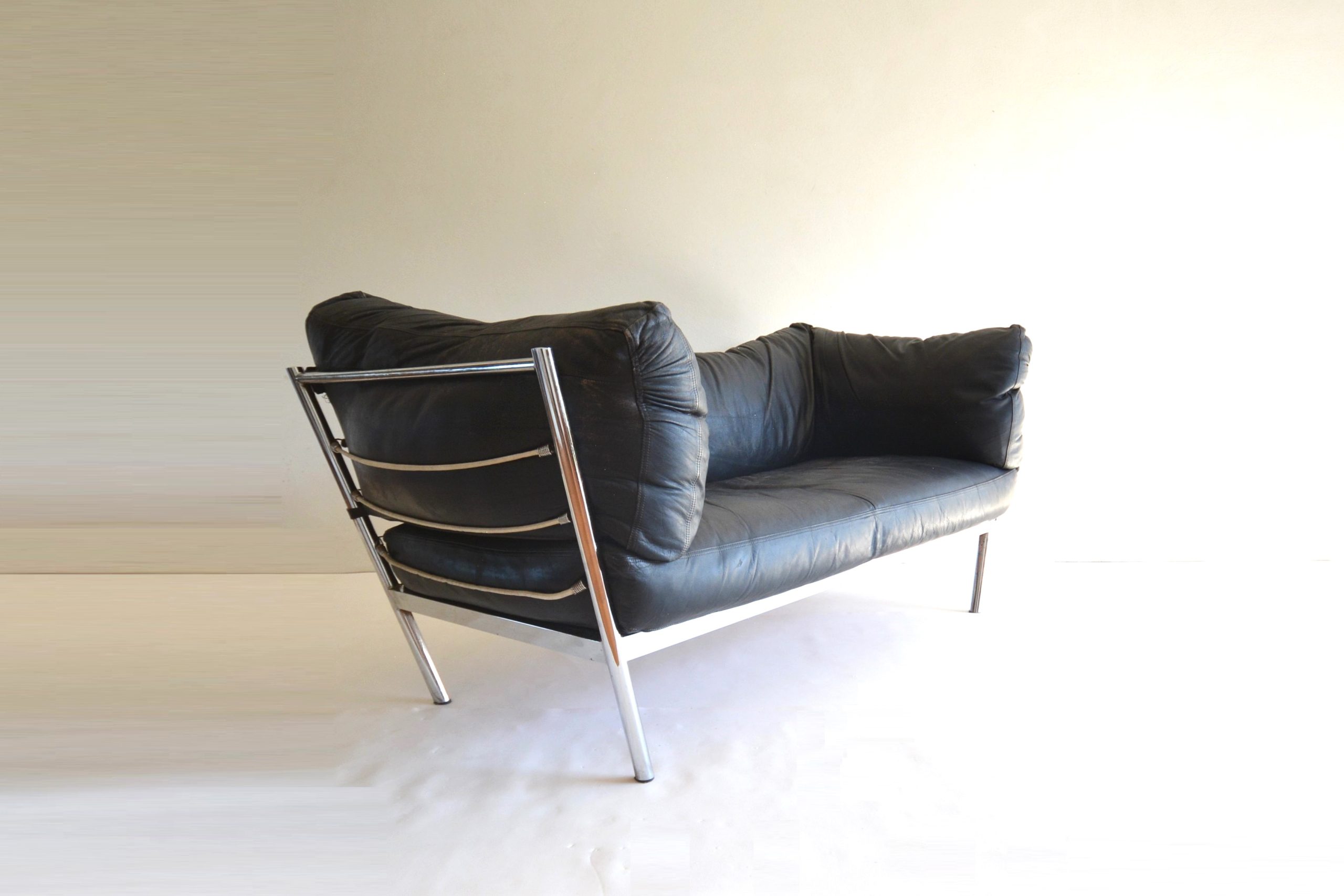 artes-studios-italian-italy-designer-lounge-sofas-buffalo-leather-vintage-1970s-space-furniture-1stdibs (18)