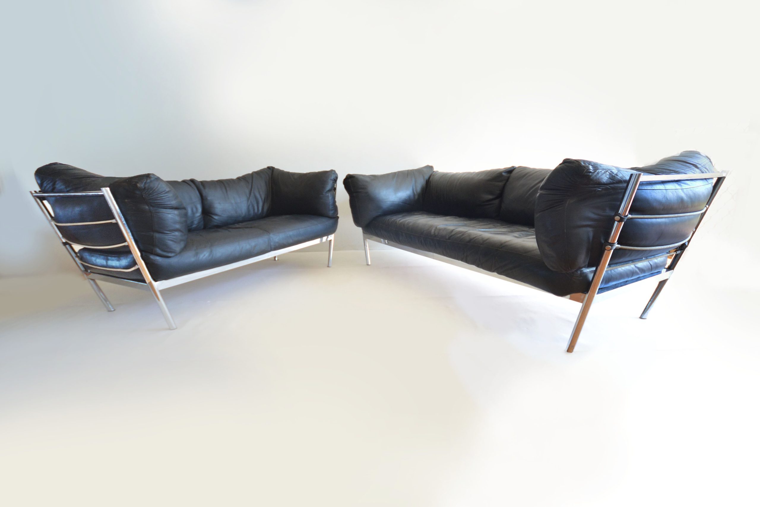artes-studios-italian-italy-designer-lounge-sofas-buffalo-leather-vintage-1970s-space-furniture-1stdibs (8)
