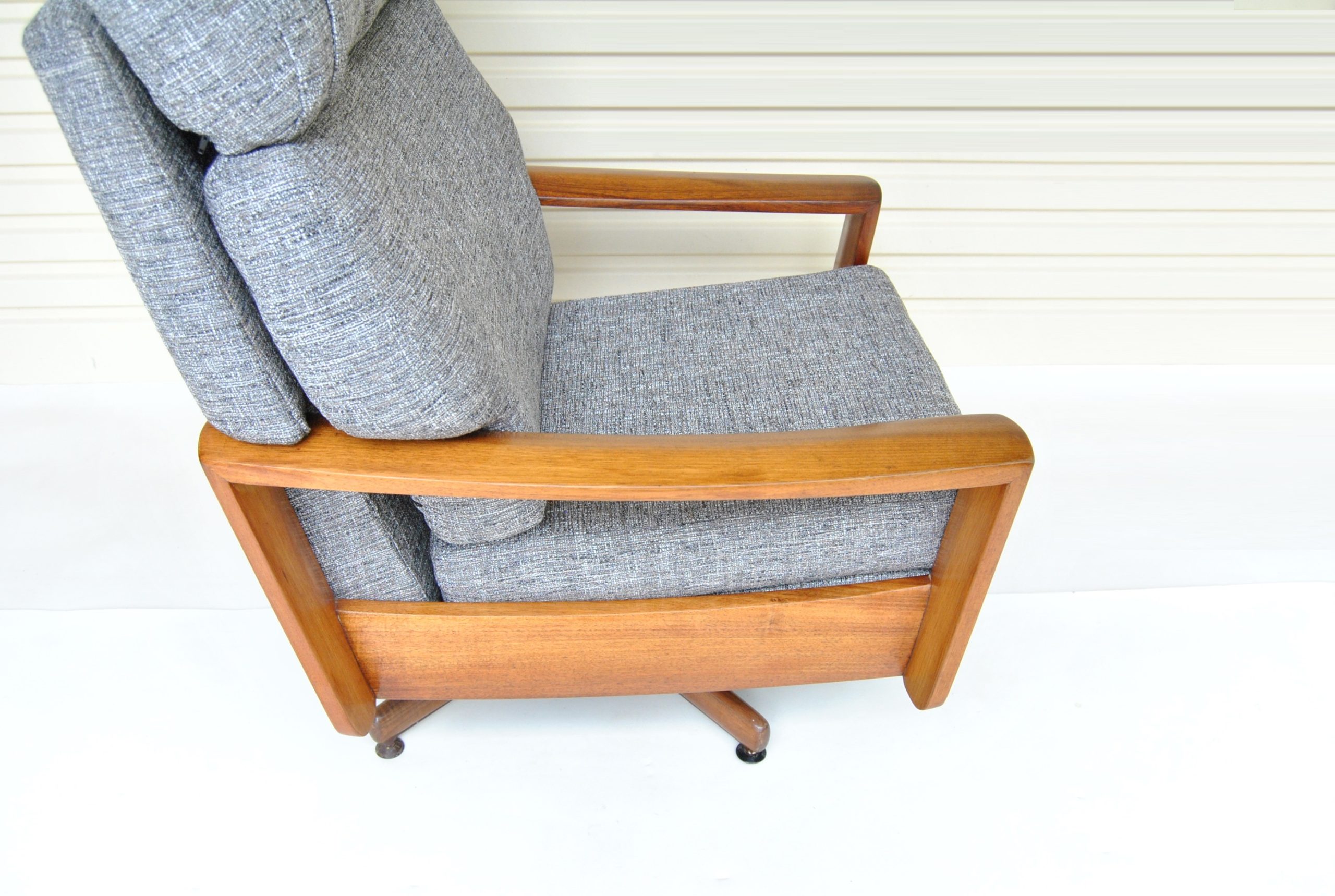 pair-flerena-fler-swivel-chairs-vintage-australian-furniture-tessa-parker-era (14)