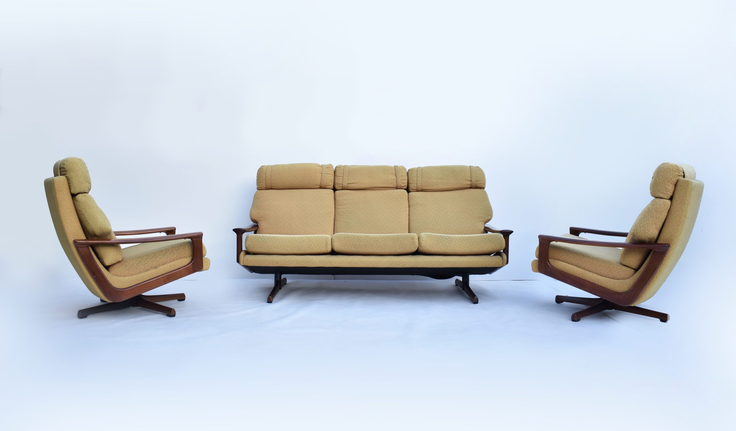tessa-vintage-Lounge-fred-lowen-T21-swivel-fabric-parker-danish-era