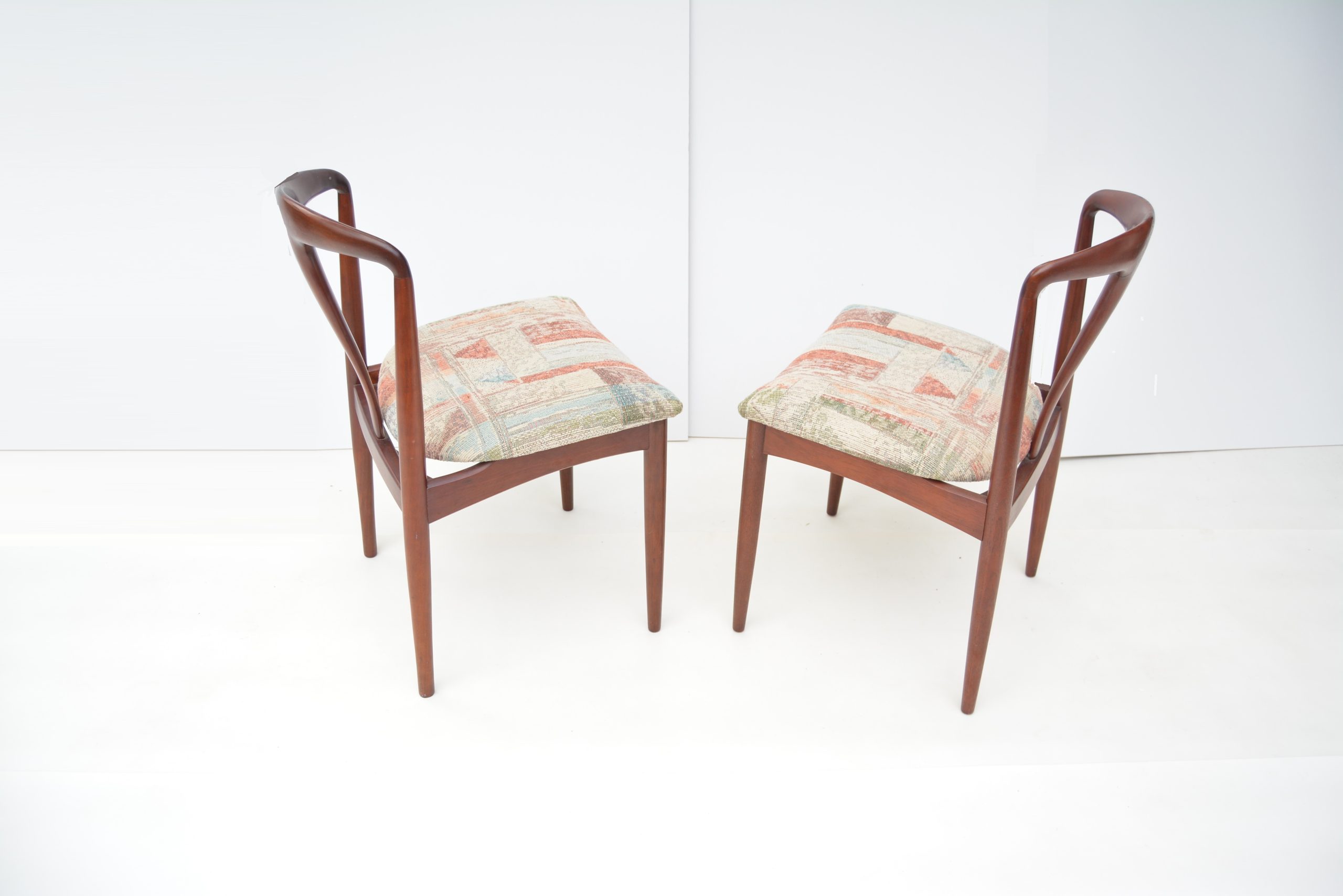 6-johannes-andersen-juliane-chairs-vintage-danish-dining-chairs-parker-fler-era (11)