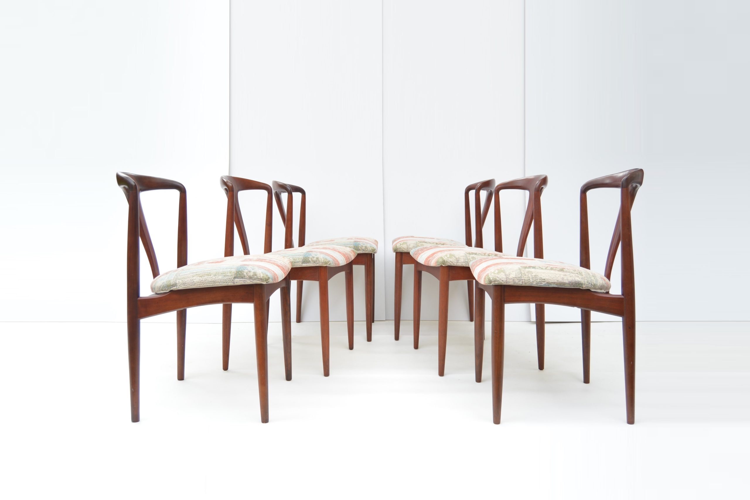 6-johannes-andersen-juliane-chairs-vintage-danish-dining-chairs-parker-fler-era (7)