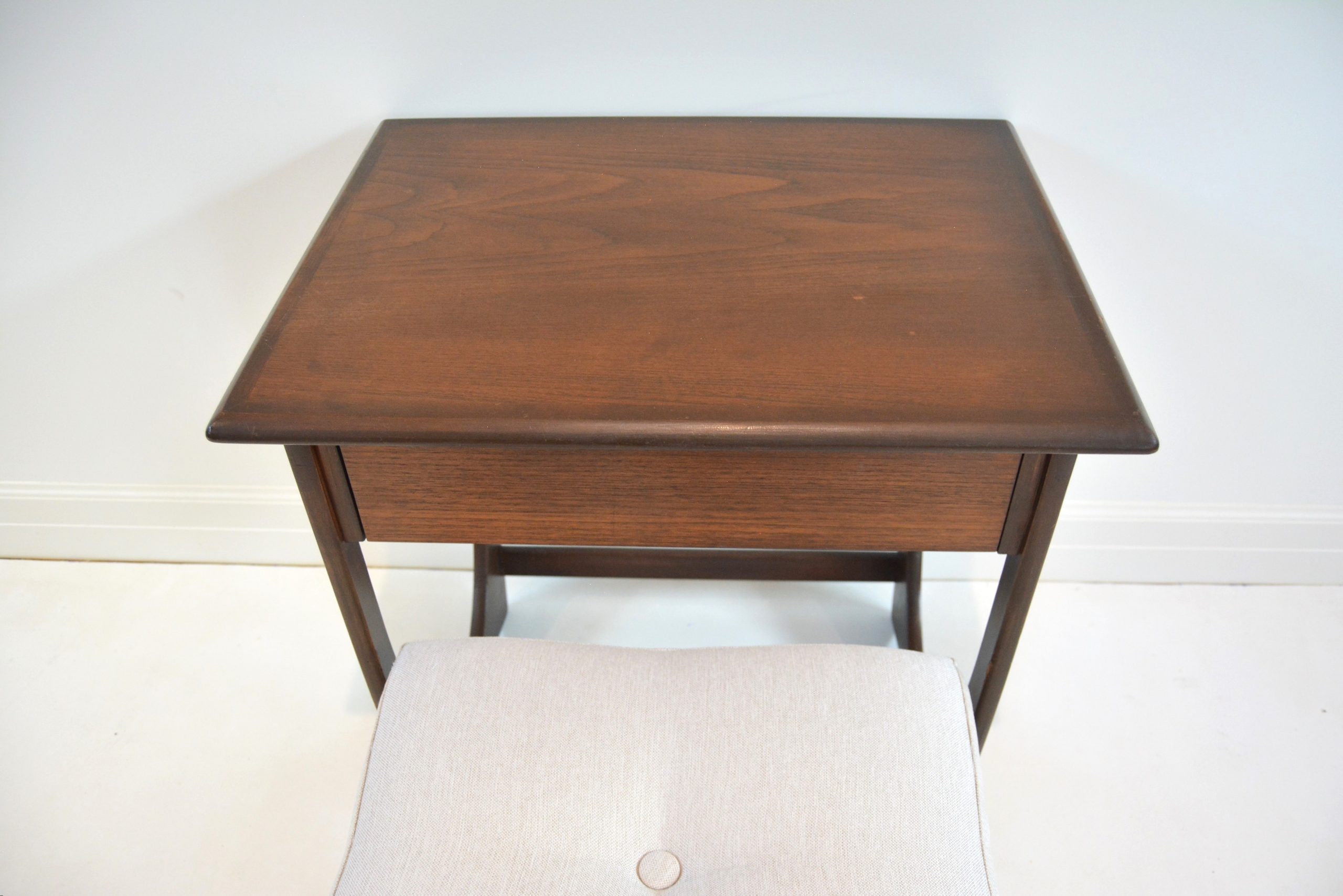 kalmar-1960's-vintage-dressing-table-perfect-as-laptop-computer-desk-writing-g-plan-danish-parker-style (13)