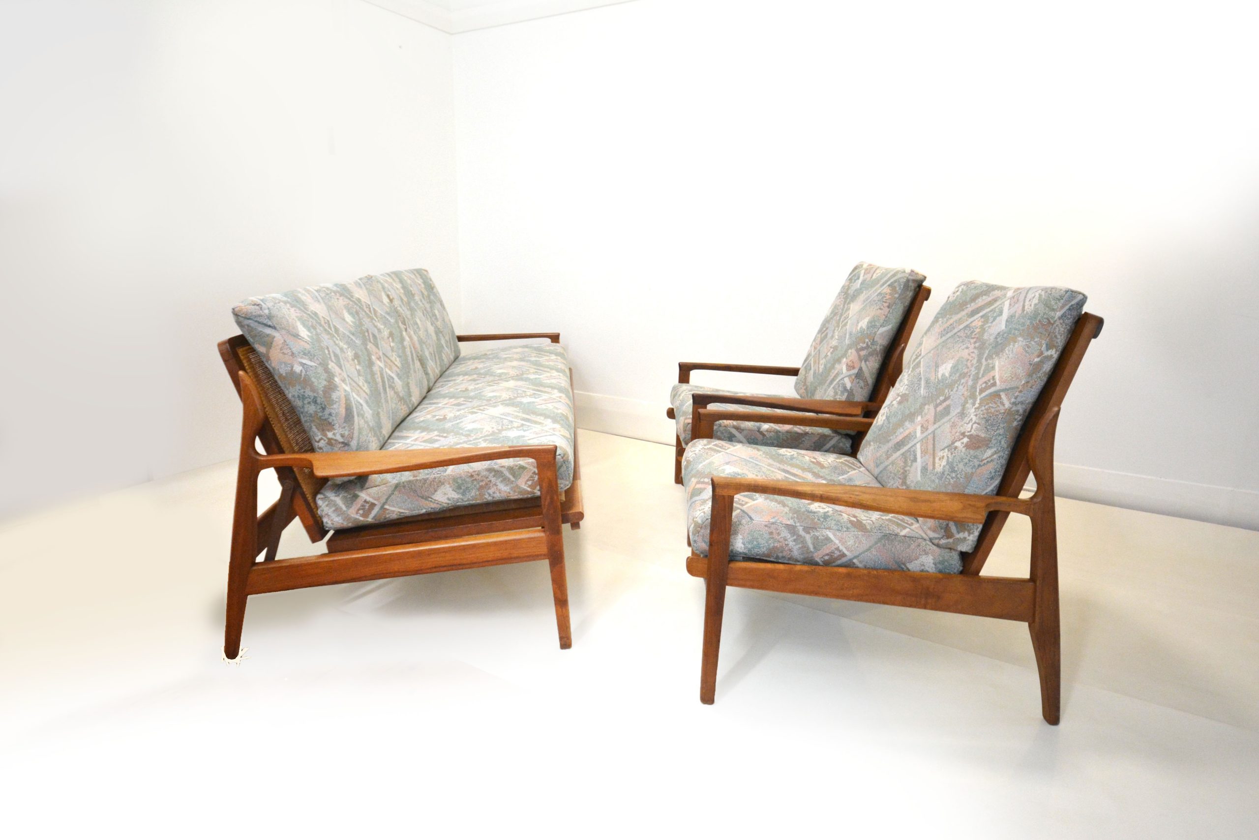 fler-narvik-day-night-sofa-pair-chairs-armchairs-parker-danish-era (2)