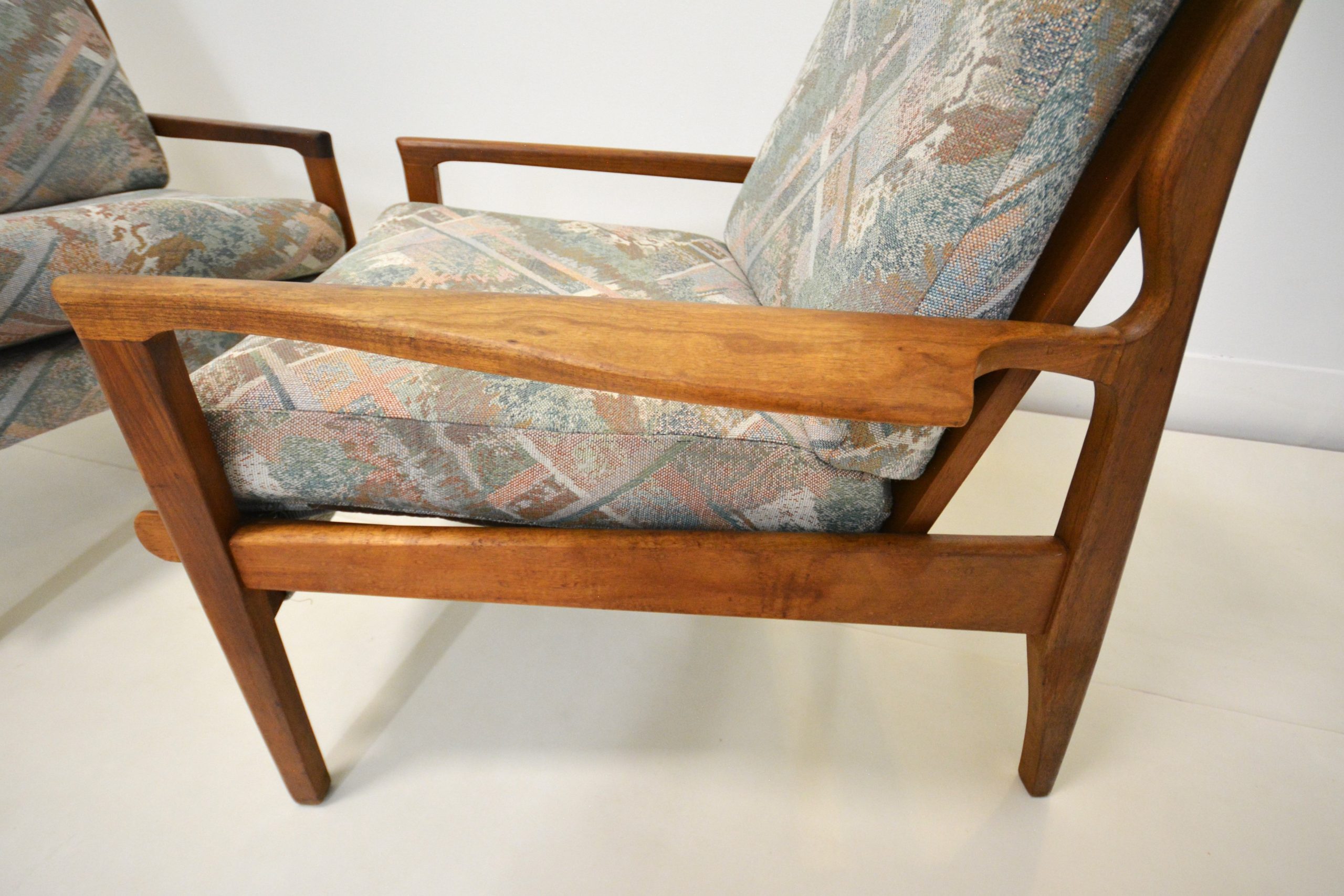fler-narvik-day-night-sofa-pair-chairs-armchairs-parker-danish-era (6)