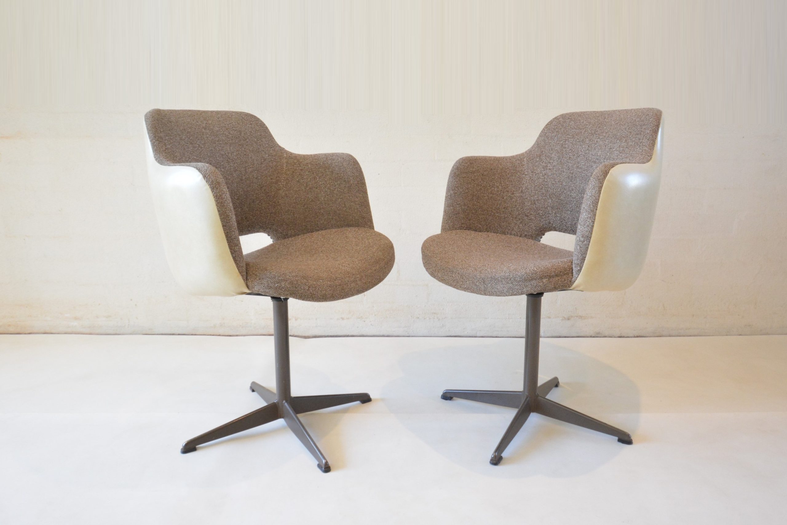 kendall-wallace-vintage-swivel-chairs-1960's-retro-dining-chairs-eames-featherston-era (10)