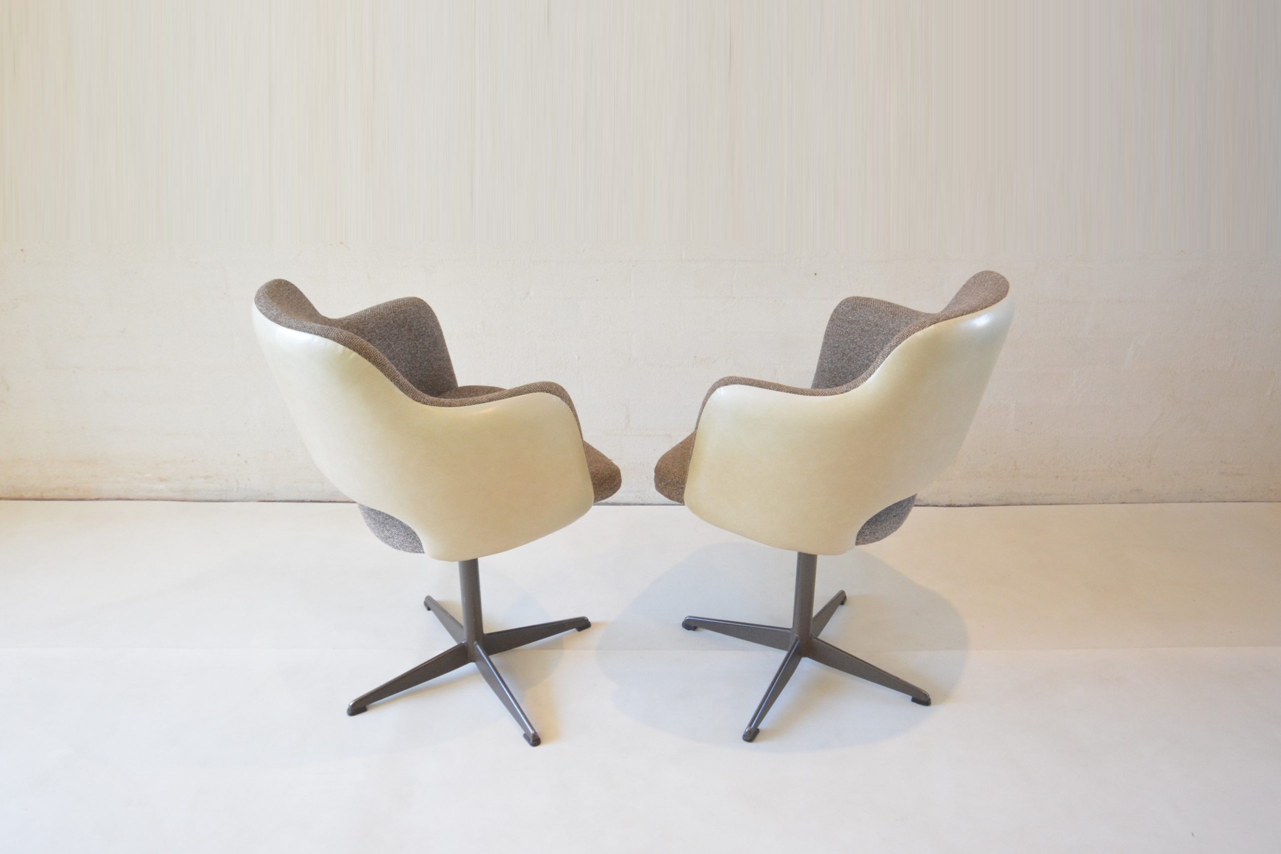 kendall-wallace-vintage-swivel-chairs-1960's-retro-dining-chairs-eames-featherston-era (11)