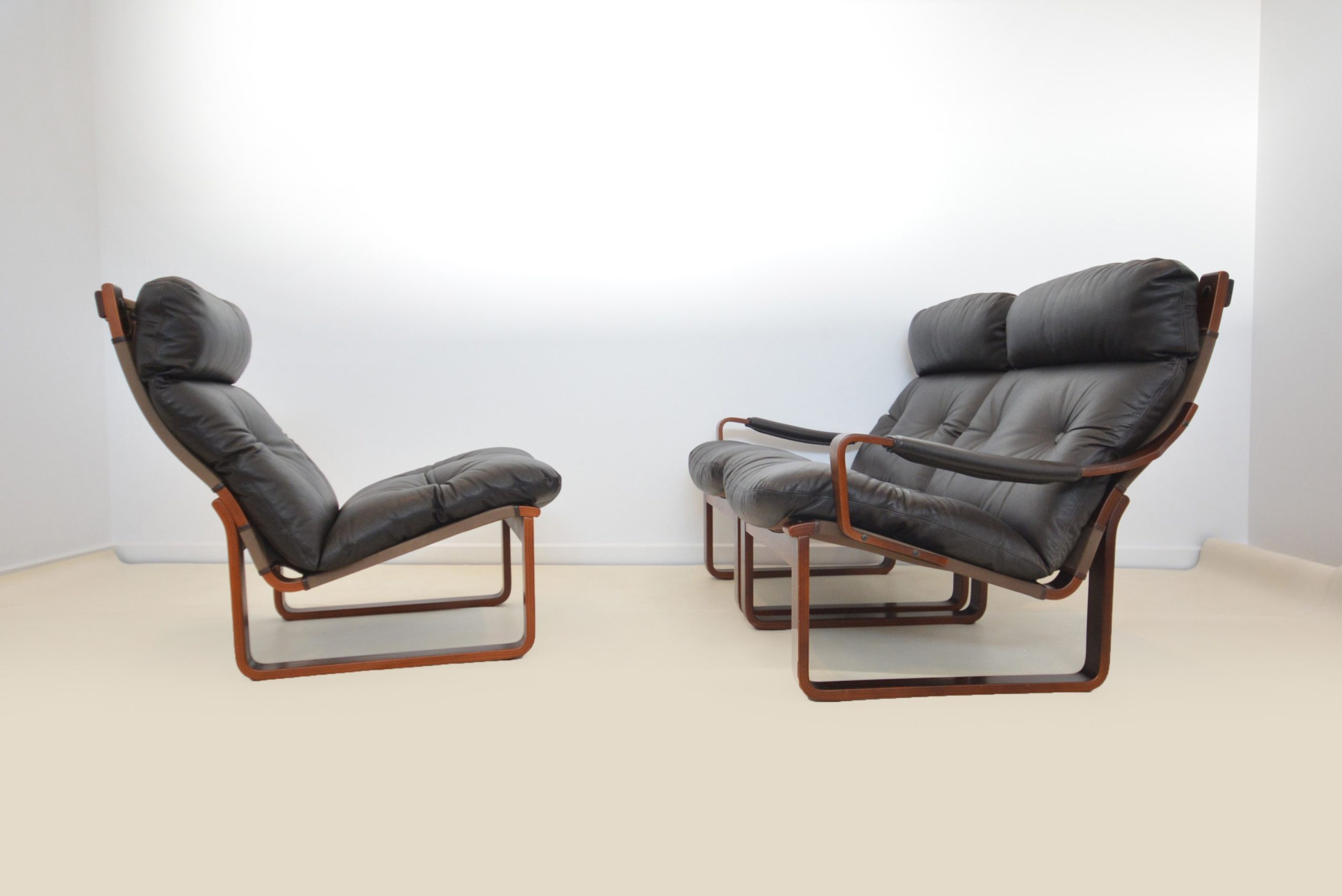 tessa-t8-leather-lounge-suite-sofa-chairs-parker-danish-era (5)