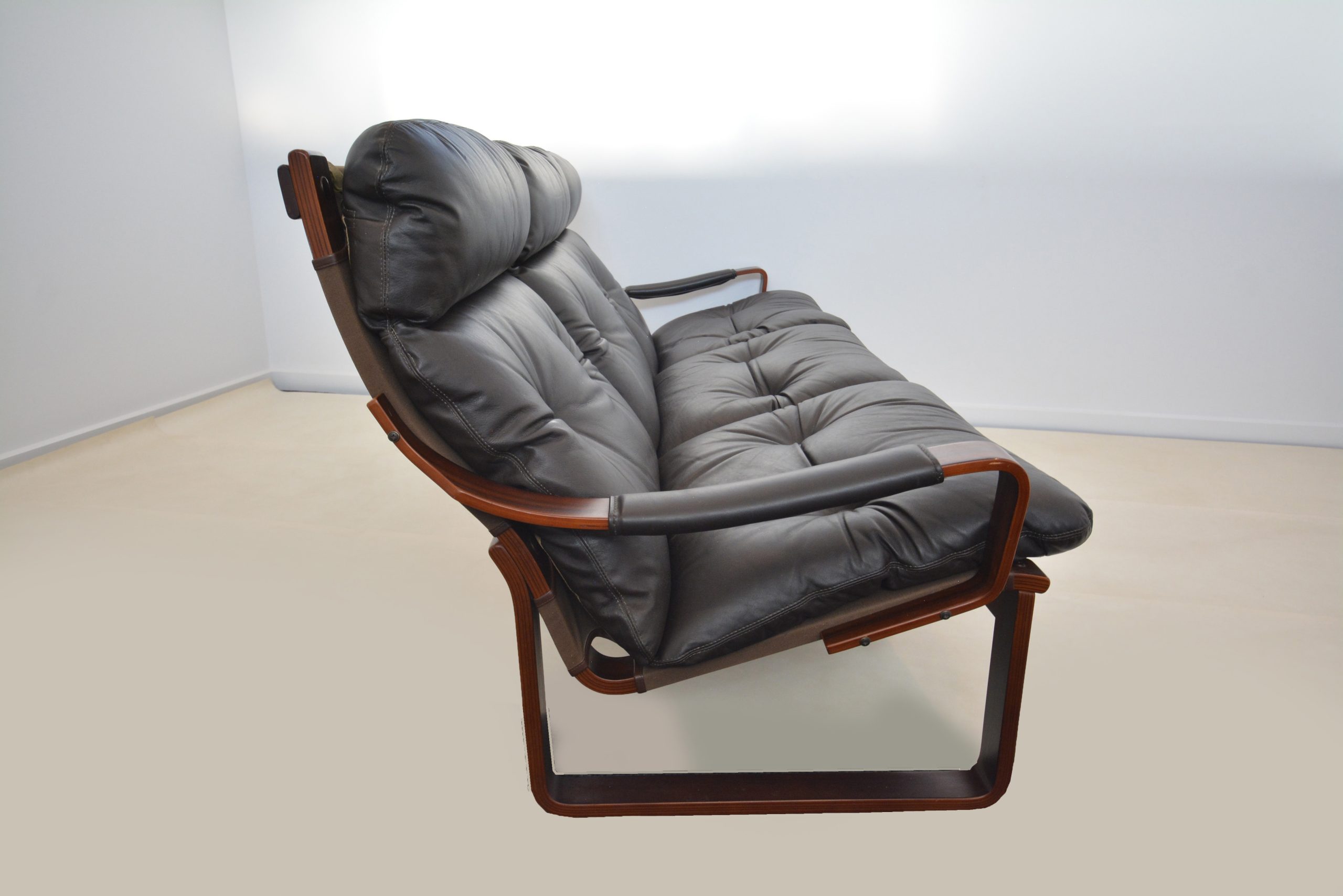 tessa-t8-leather-lounge-suite-sofa-chairs-parker-danish-era (7)