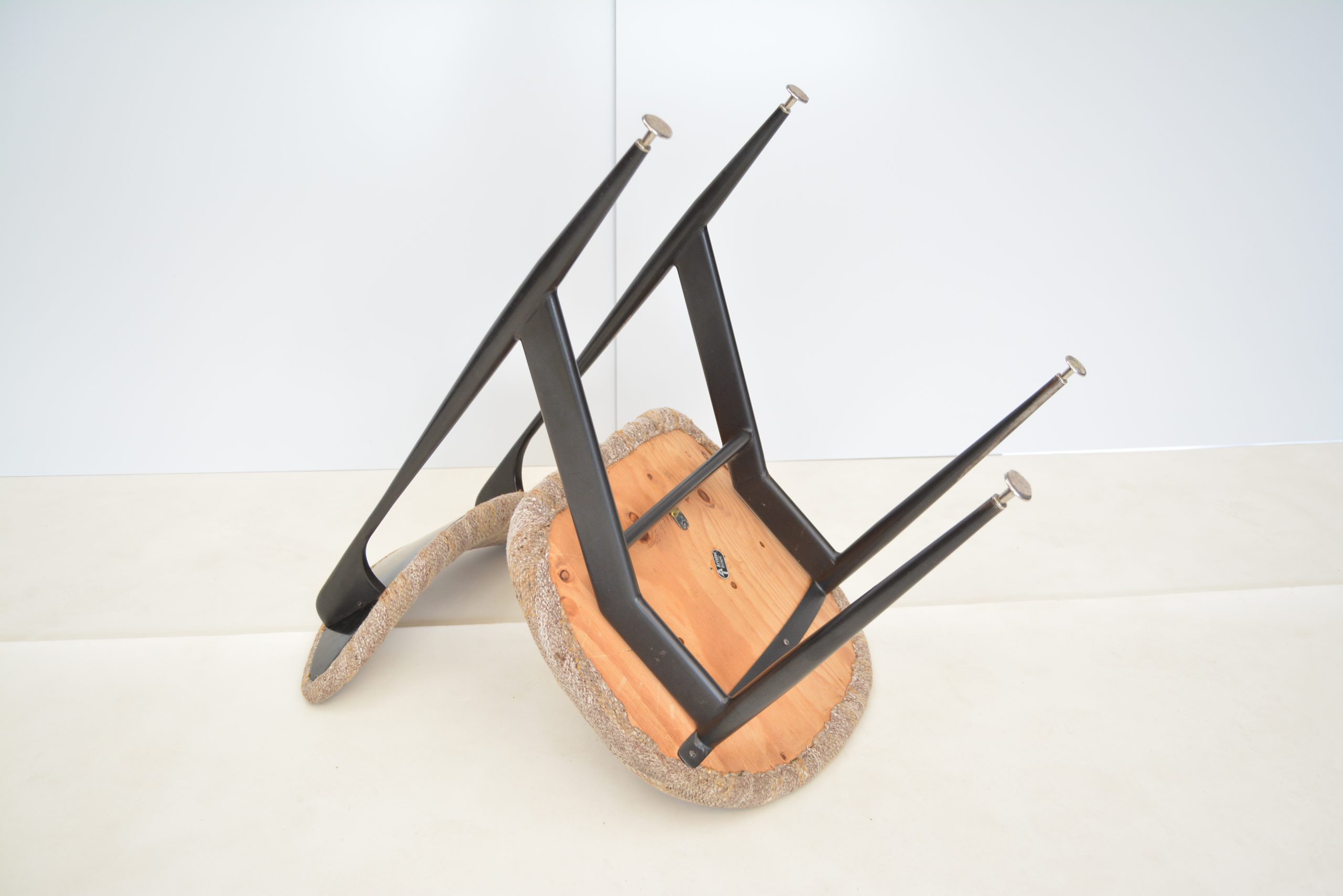 black-featherston-scape-dining-suite-chairs-table-vintage-1950's-designer-furniture-parker-era (23)