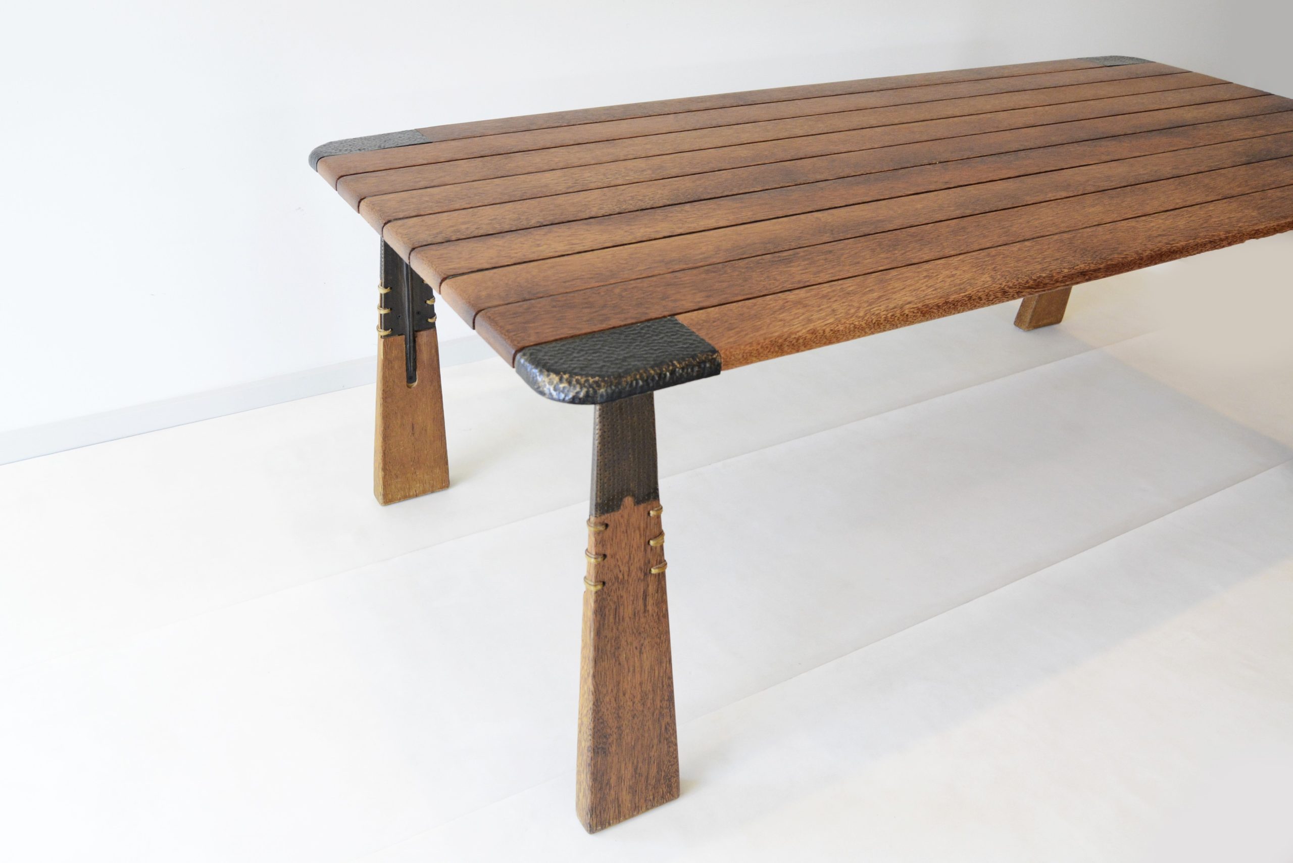 pacific-green-furniture-verite-dining-table-solid-timber-palmwood-b-b-italia-era (8)