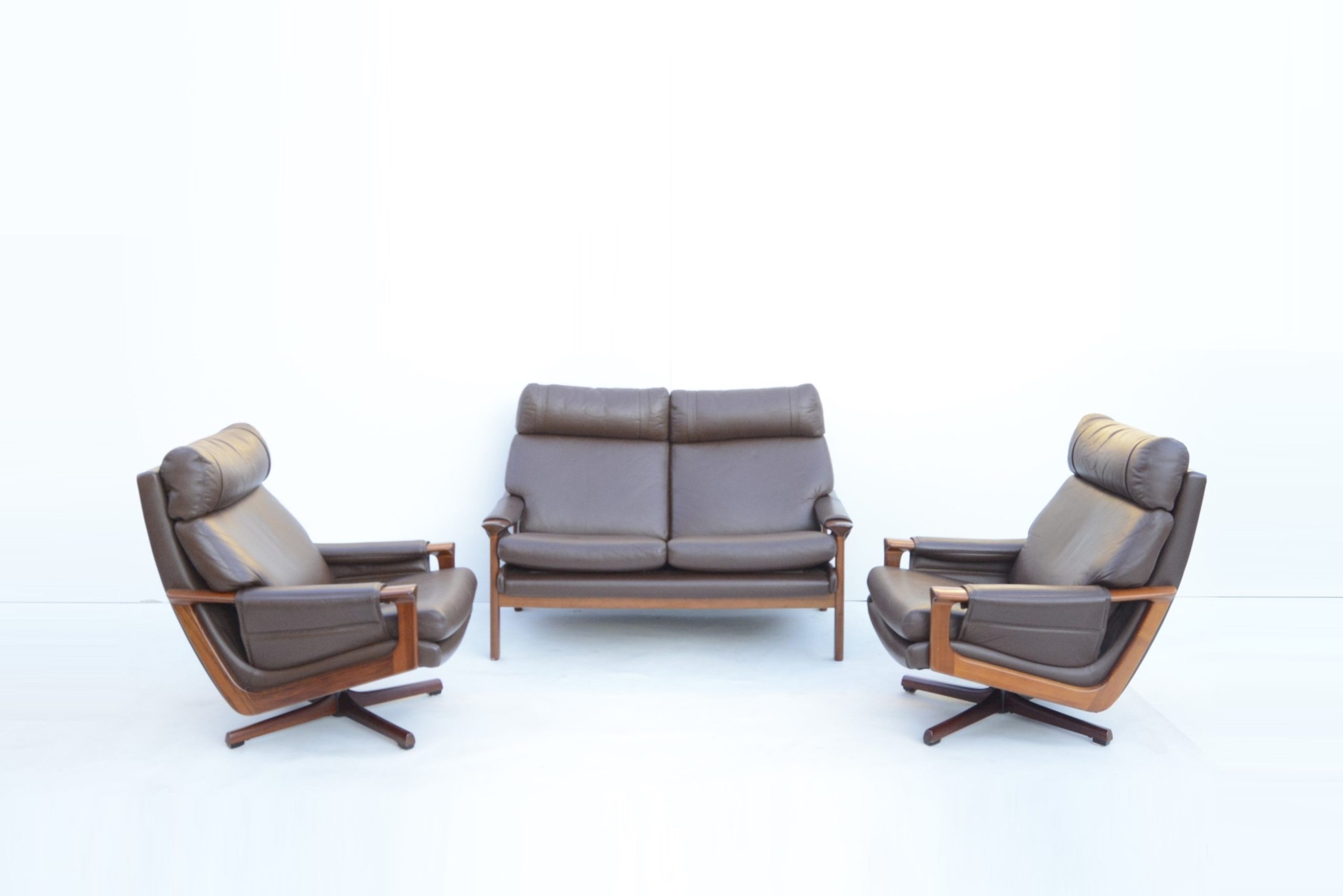 tessa-t21-executive-swivel-chairs-sofa-vintage-1970's-lounge-suite (2)