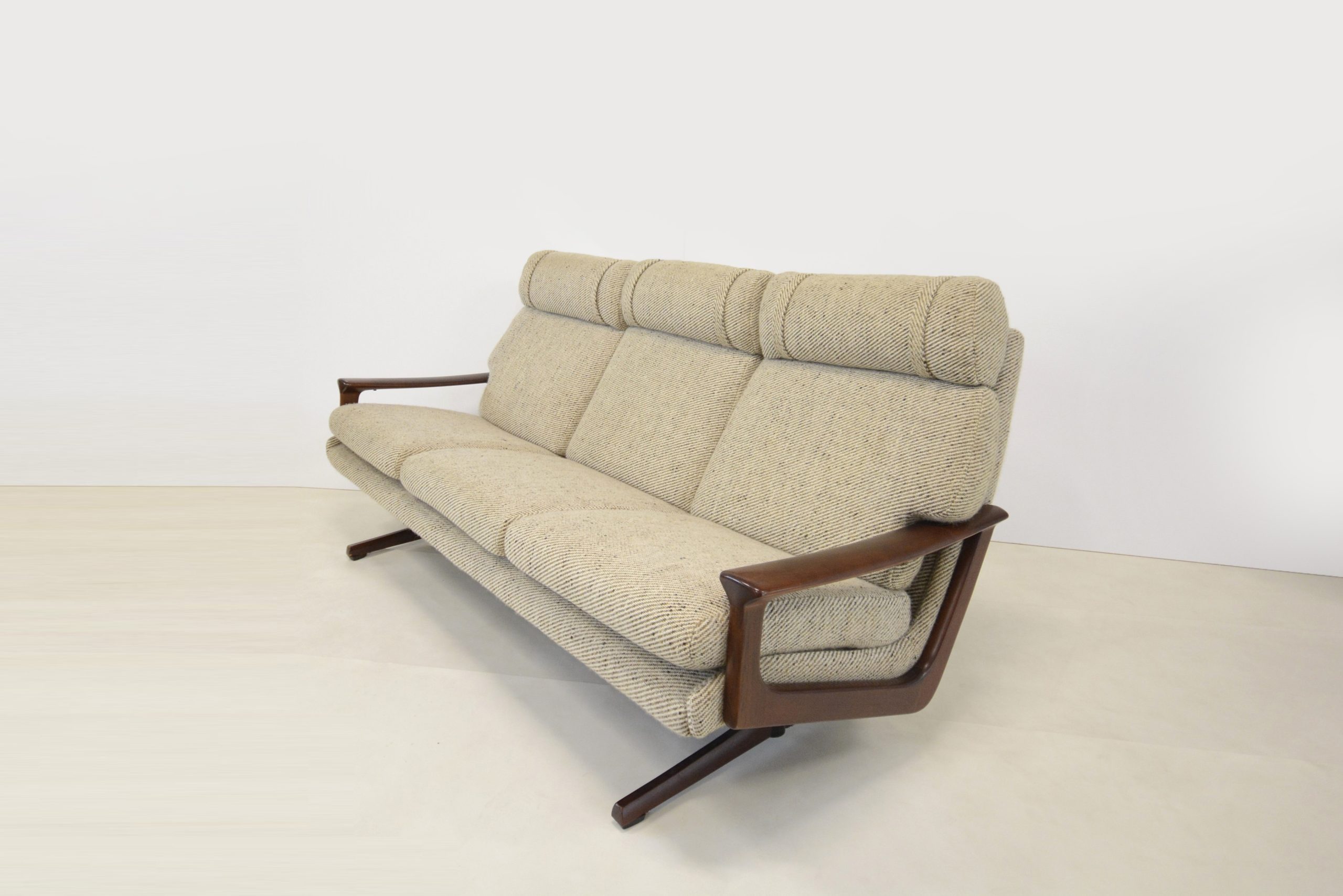 tessa-t21-swivel-chairs-3-seater-sofa-wool-fabric-vintage-retro-lounge-suite-parker-danish-era (1 (3)
