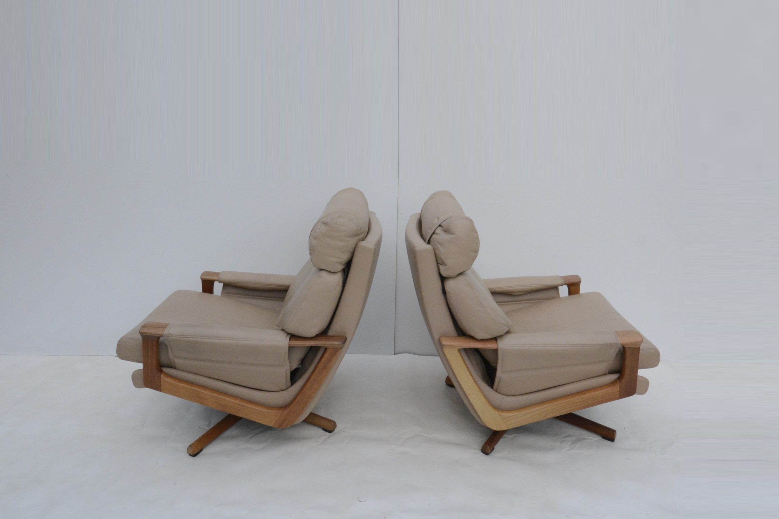 tessa-t21-swivel-leather-vintage-chairs-designer-armchairs-danish-parker-australian-furniture-era (22)