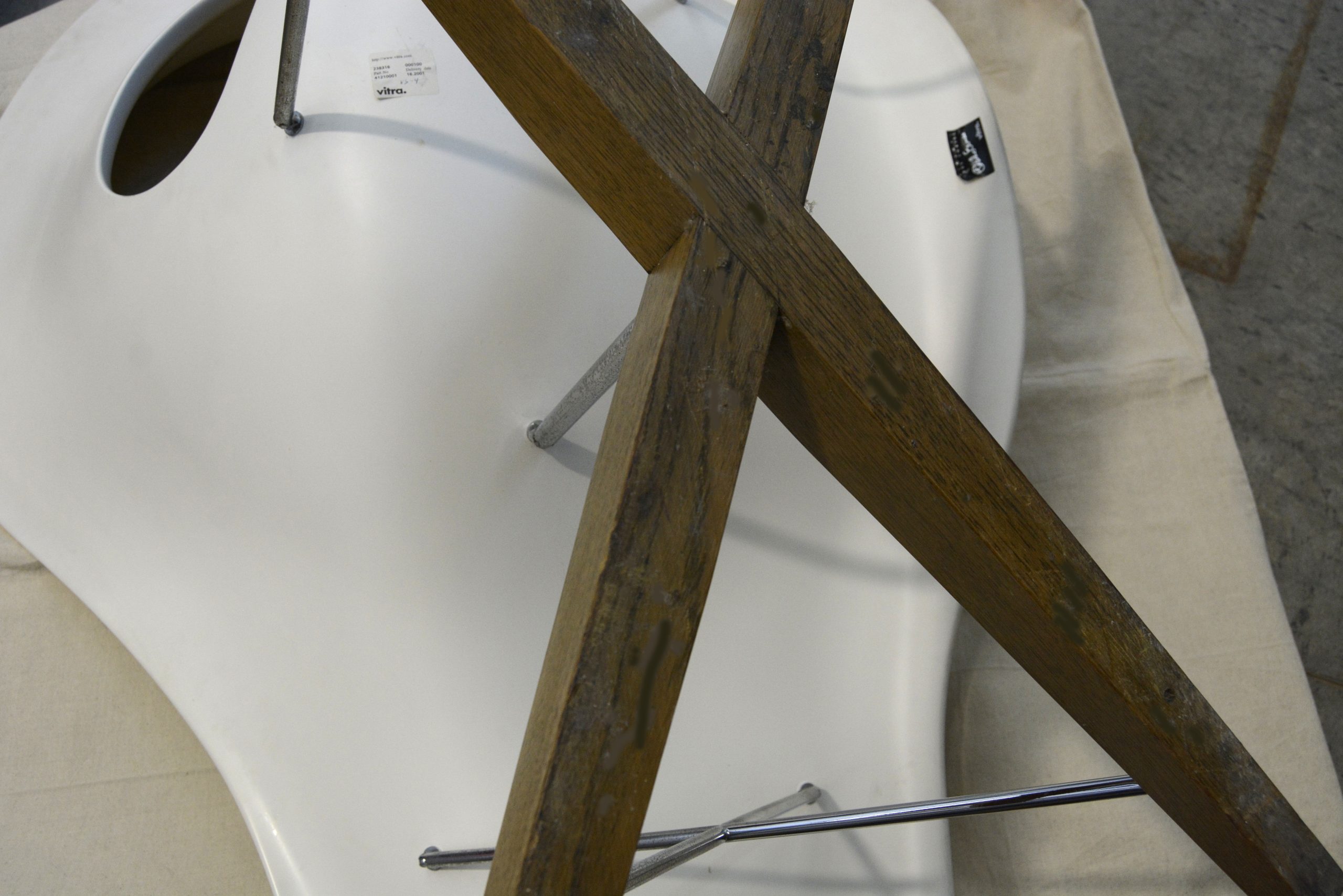 eames-vitra-lachaise-la-chaise-fibreglass-lounge-first-edition-designe (13)