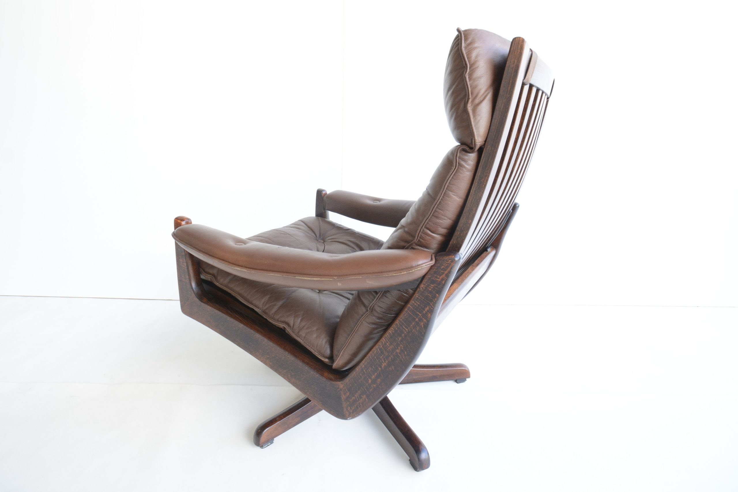 lied-mobler-soda-galvano-norway-swivel-recliner-chairs-vintage (17)