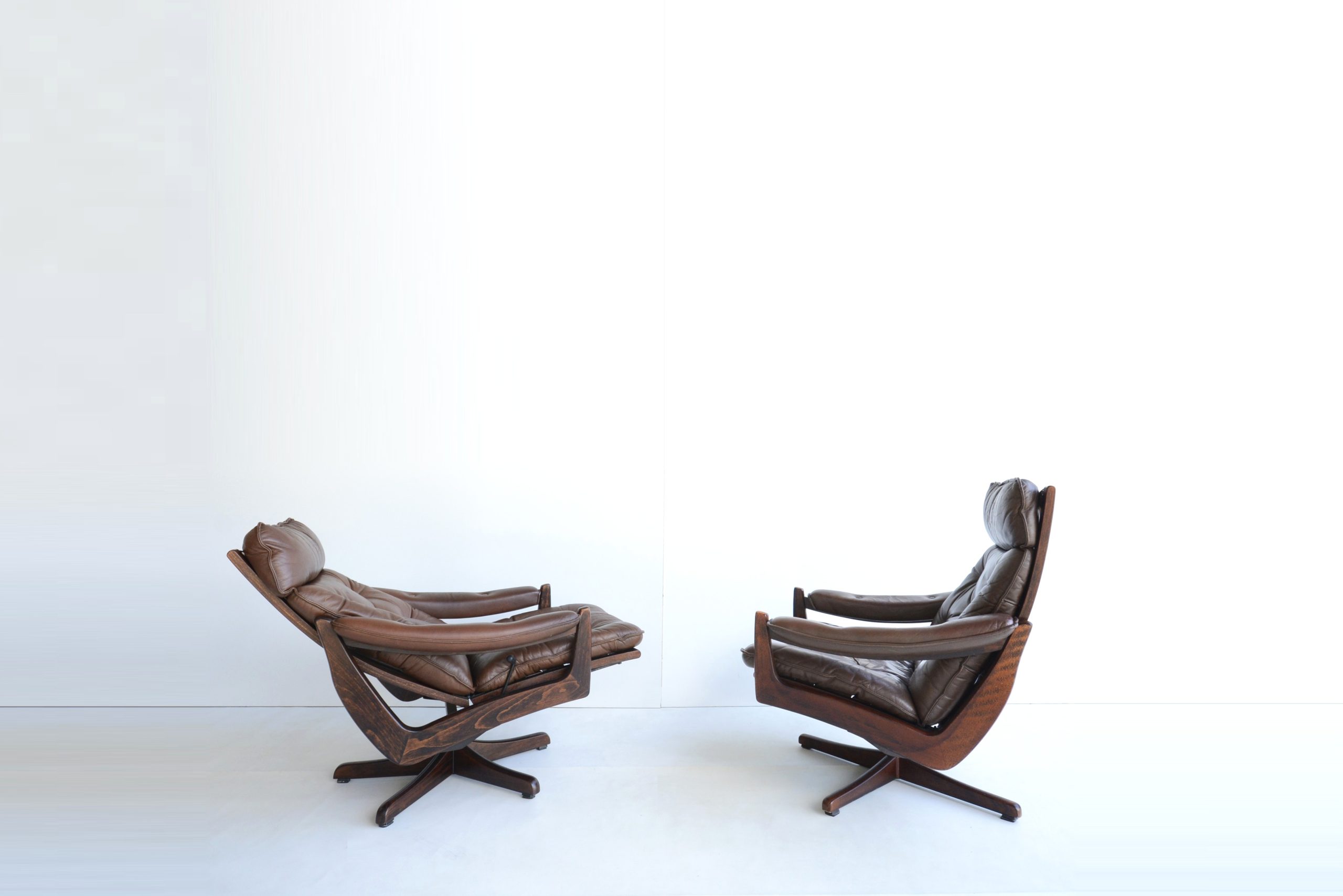lied-mobler-soda-galvano-norway-swivel-recliner-chairs-vintage (4)