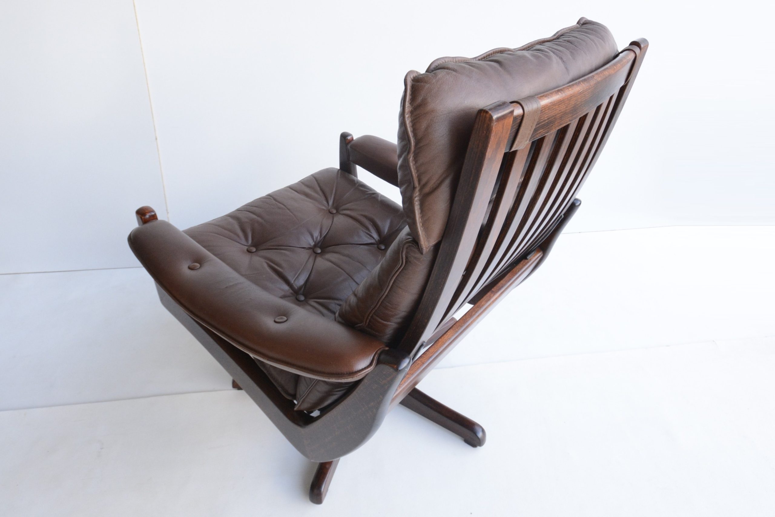 lied-mobler-soda-galvano-norway-swivel-recliner-chairs-vintage (7)