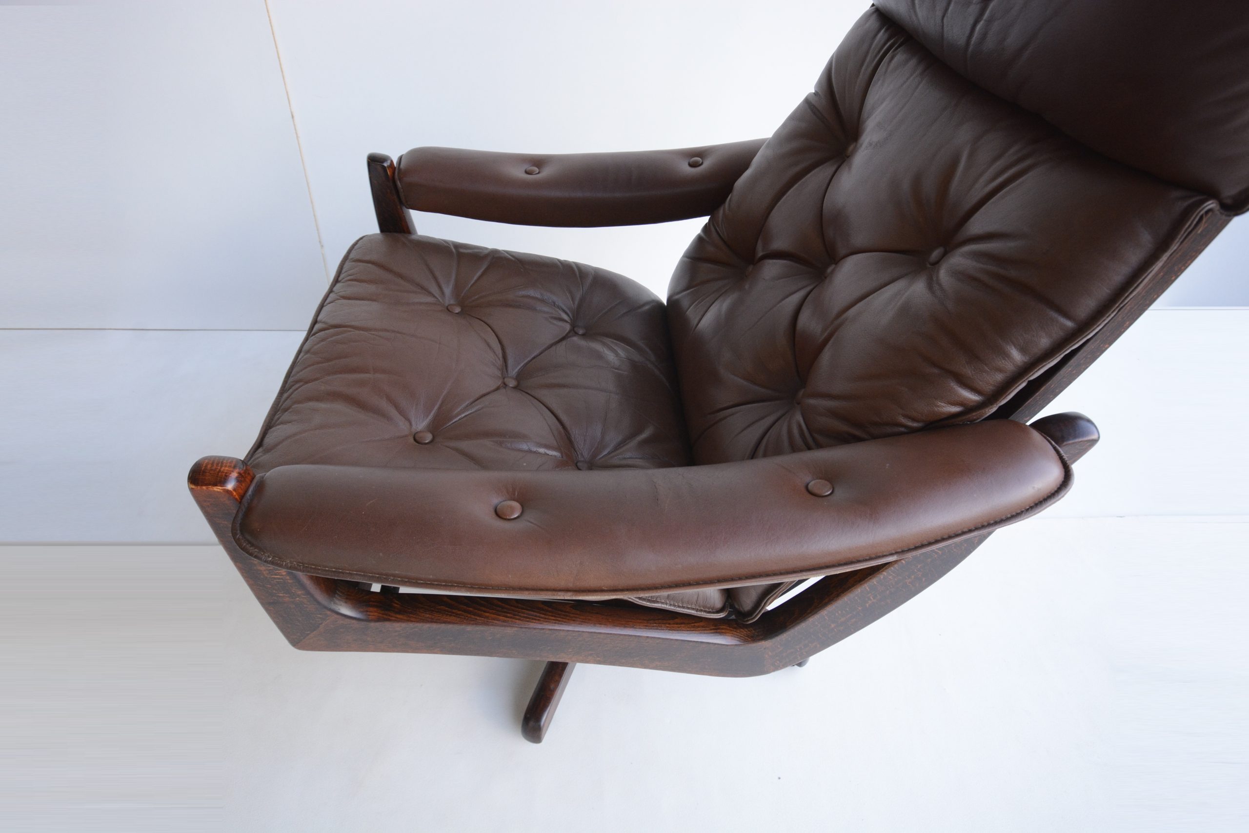 lied-mobler-soda-galvano-norway-swivel-recliner-chairs-vintage (9)