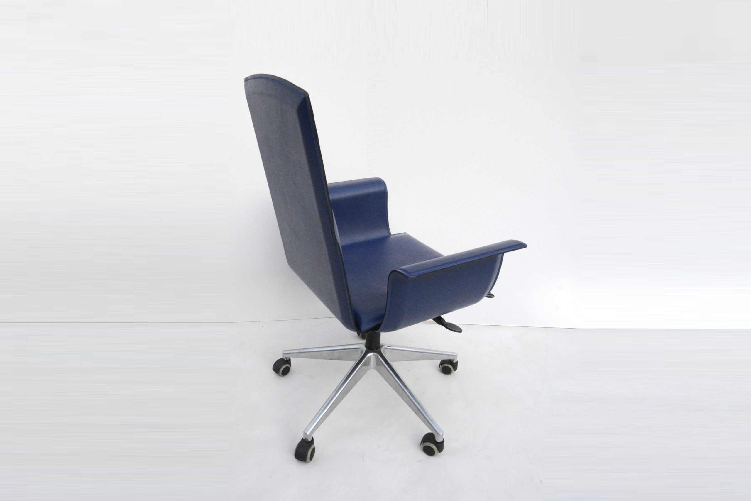 mariani-wing-executive-office-swivel-chair-luca-scacchetti-bb-italia-design (6)