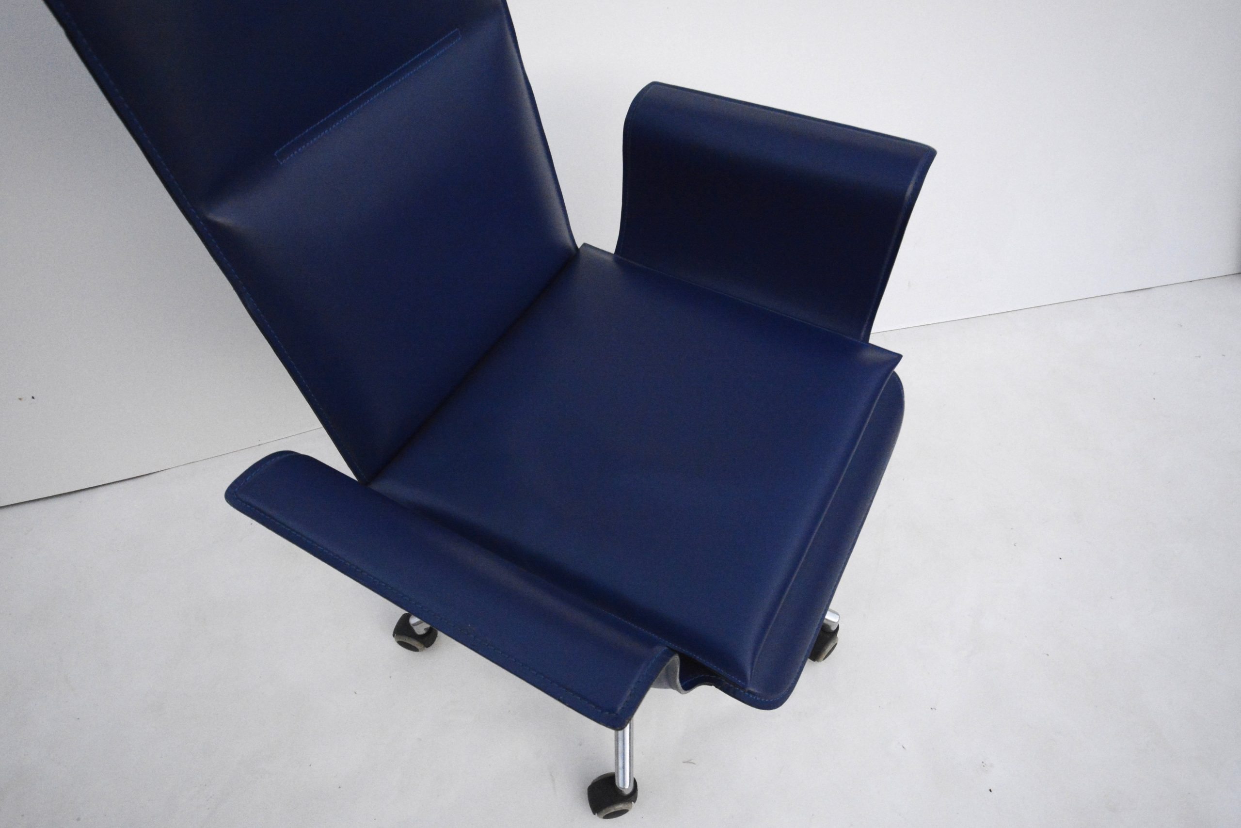 mariani-wing-executive-office-swivel-chair-luca-scacchetti-bb-italia-designer (1)