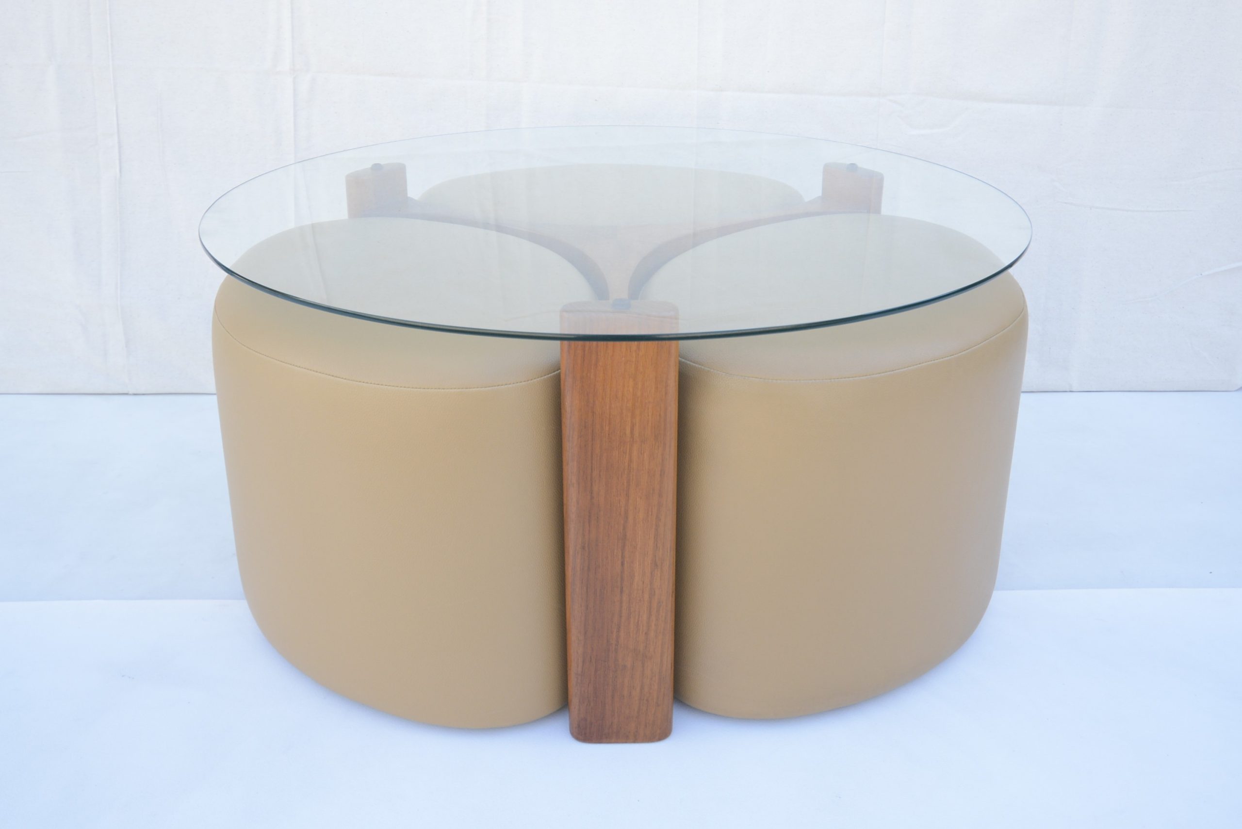 th-brown-&-sons-rondo-fondue-suite-stools-parker-era (11)