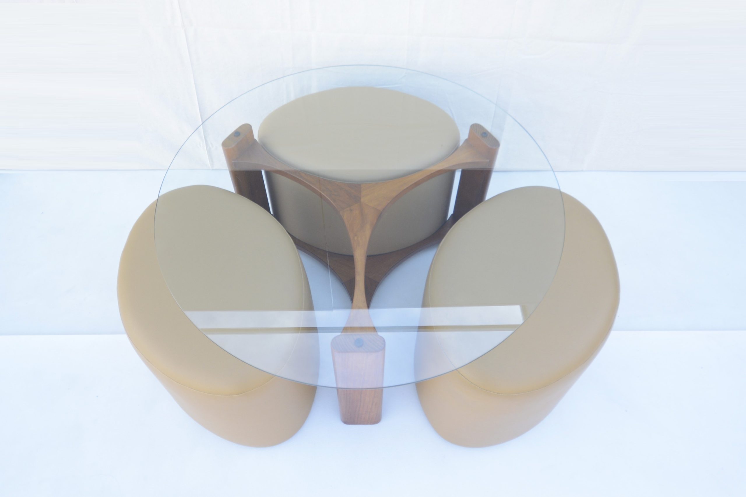 th-brown-&-sons-rondo-fondue-suite-stools-parker-era (12)