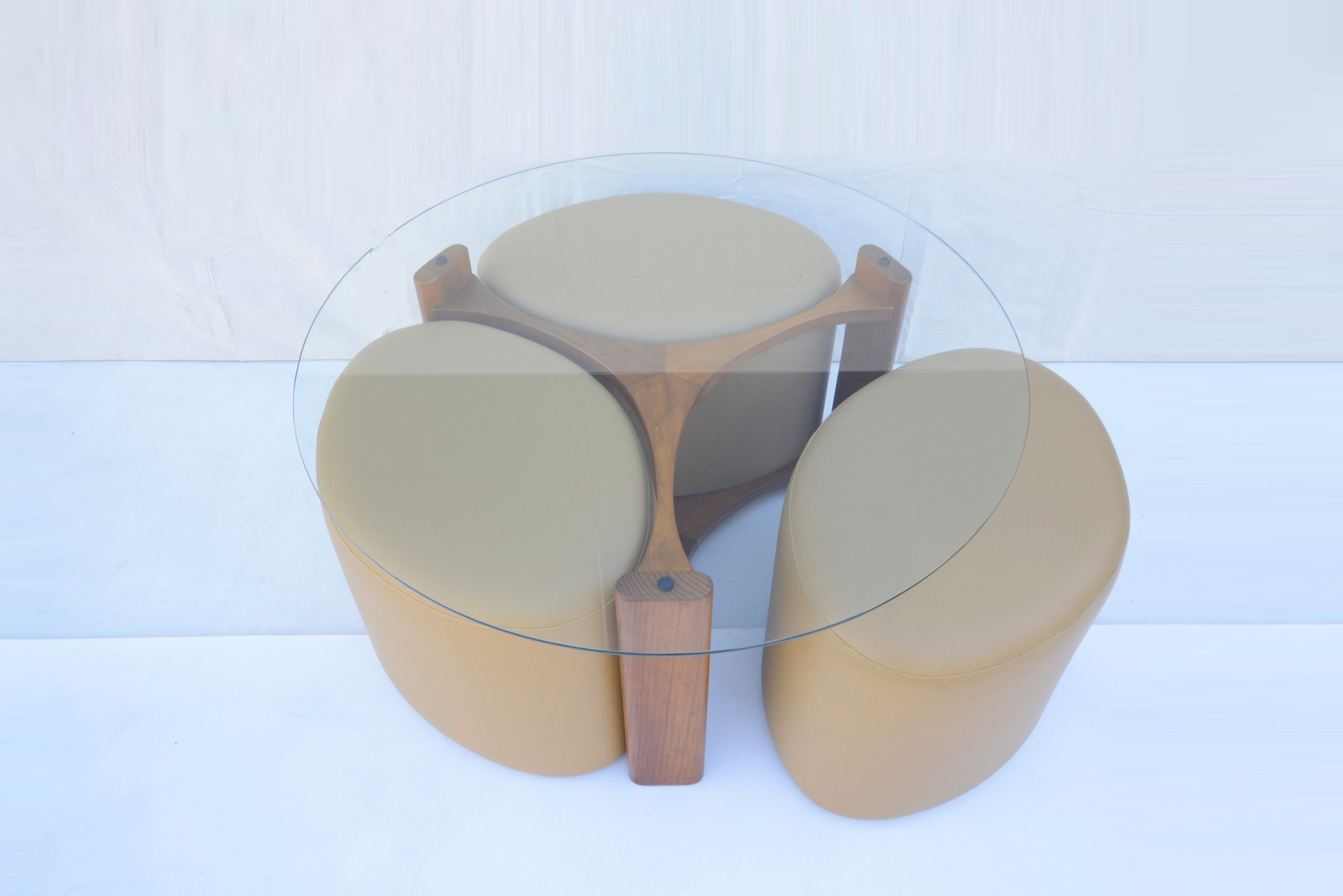 th-brown-&-sons-rondo-fondue-suite-stools-parker-era (2)