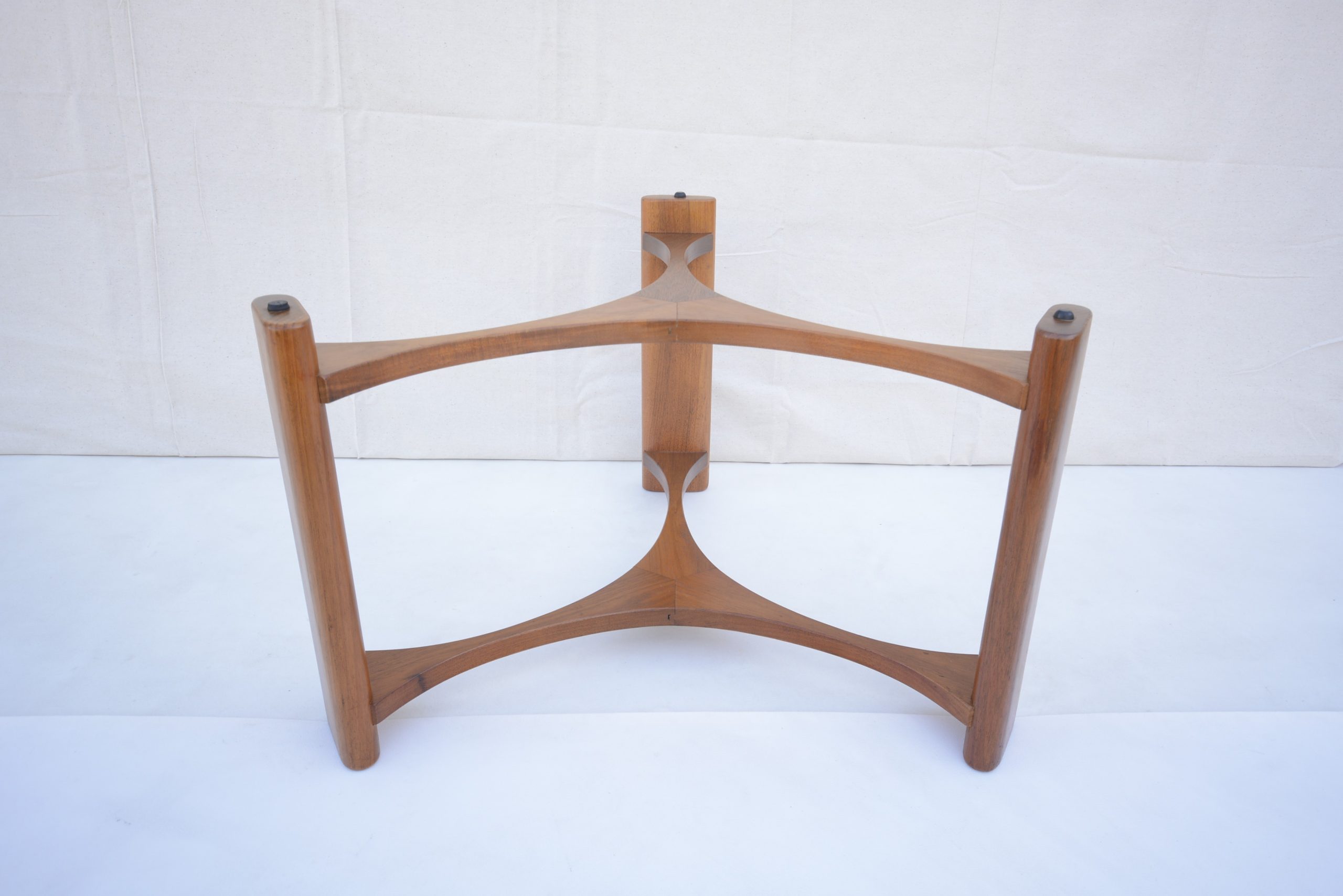 th-brown-&-sons-rondo-fondue-suite-stools-parker-era (7)
